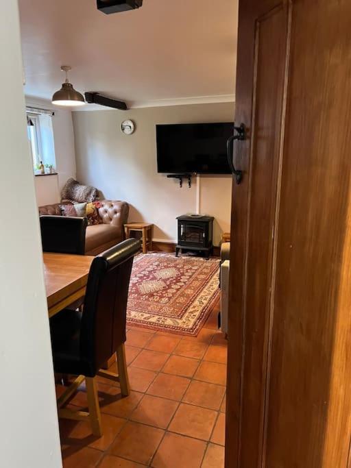 The Hanging Gate Coach House Telford Extérieur photo
