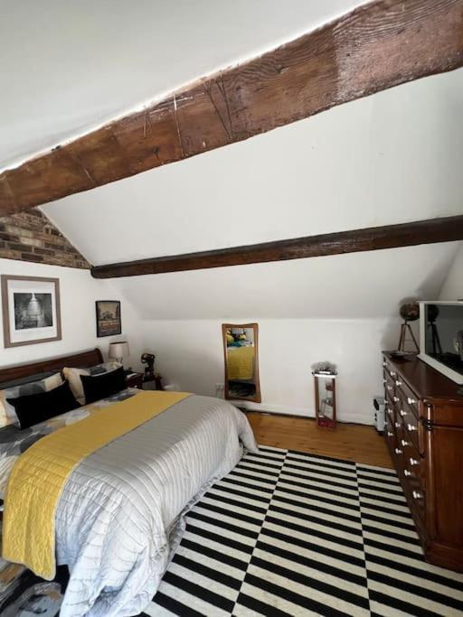 The Hanging Gate Coach House Telford Extérieur photo